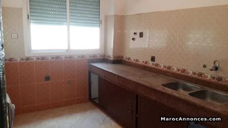 Appartement au 2 éme étage avec ascenseur p s-sol - الدار البيضاء