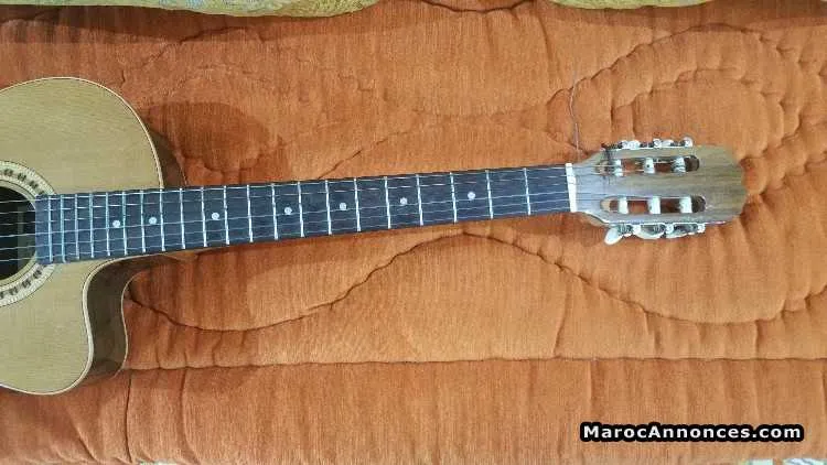 Guitar electro clasique manuel rodrigez hijos - الدار البيضاء