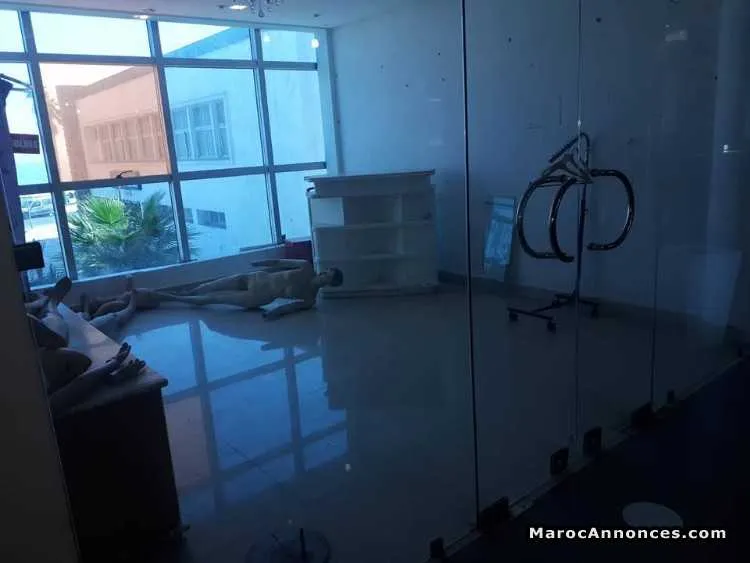 Magasin en face a la mer à centre marhaba - الدار البيضاء