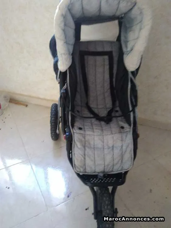 Poussette bébé en parfait état - الدار البيضاء