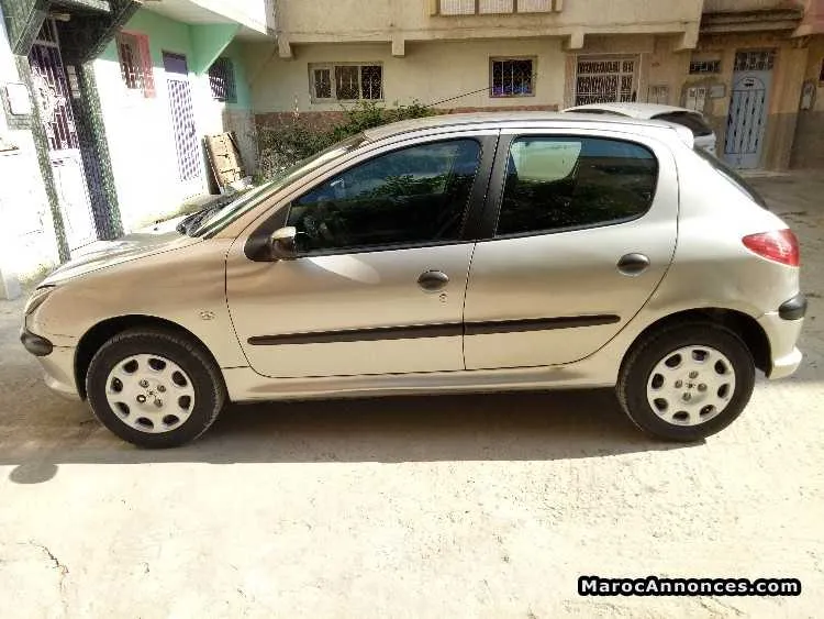 Peugeot 206 essence - الدار البيضاء (2)
