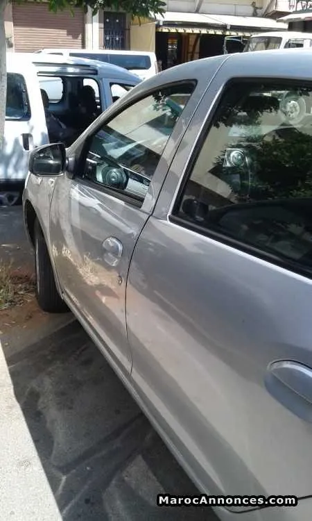 Voiture dacia logan - الدار البيضاء (3)