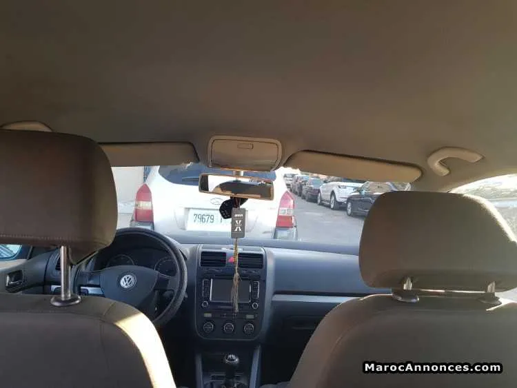 Golf 5 2l diesel en bon état - الدار البيضاء (3)