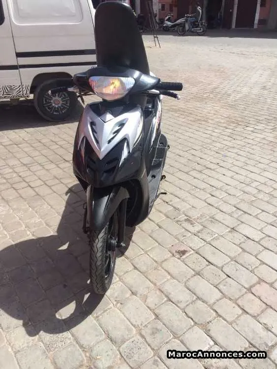 Yamaha scooter 125cm3 -2012 - الدار البيضاء (3)