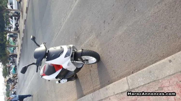 Aprilia cr scooter - الدار البيضاء (3)