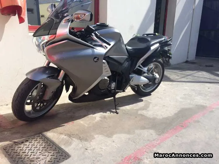 Honda vfr1200 - الدار البيضاء