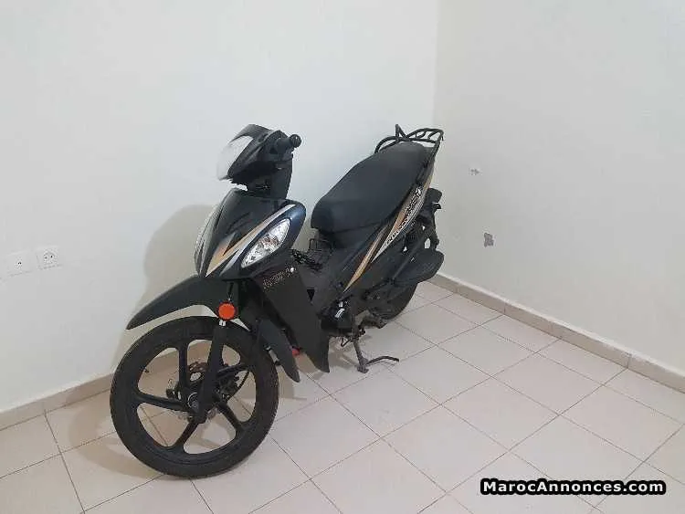 Moto italika presque neuf - الدار البيضاء