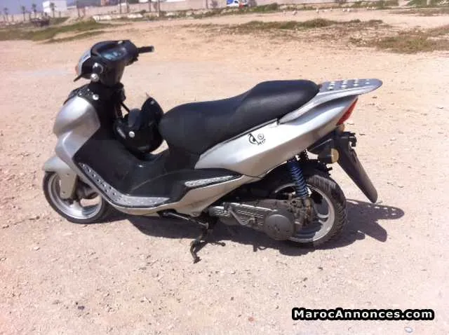 Scooter pol r - الدار البيضاء (2)