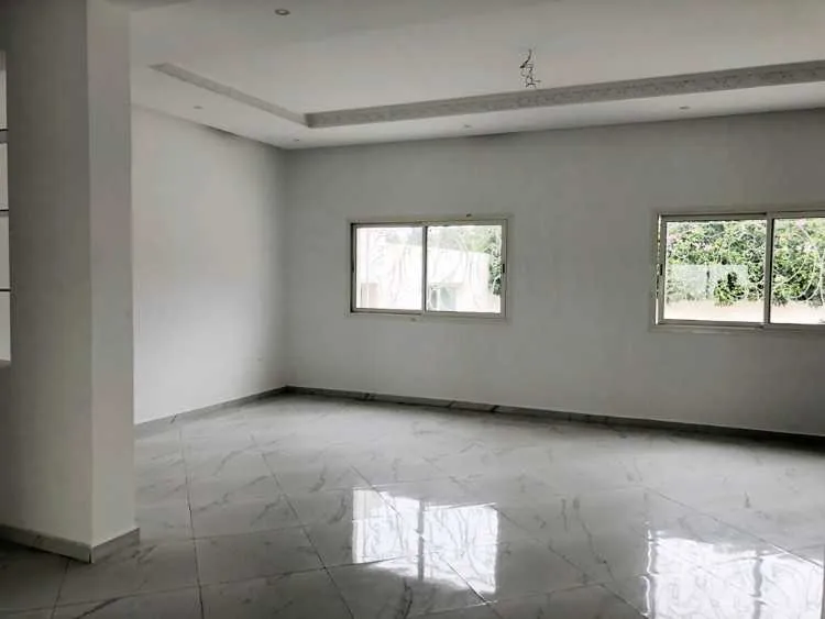 A vendre à rabat  villa refaite à neuf à  souissi - الرباط (2)