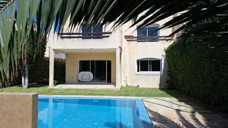 Villa avec piscine - الجديدة