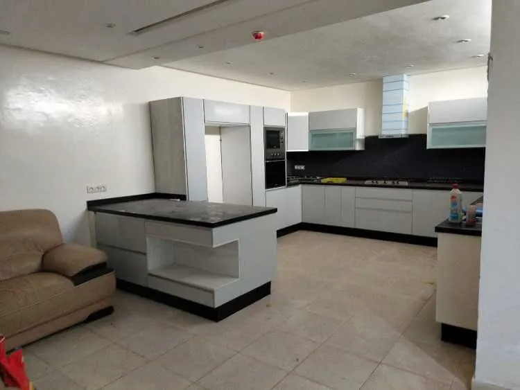Villa haut standing à louer harhourz _vide - الرباط (3)