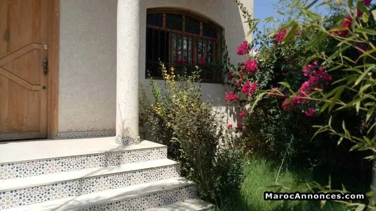 Villa 3 niveaux - الدار البيضاء