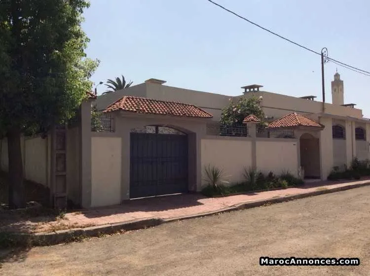 À vendre à casablanca villa - الدار البيضاء