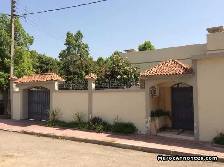 À vendre à casablanca villa - الدار البيضاء (3)