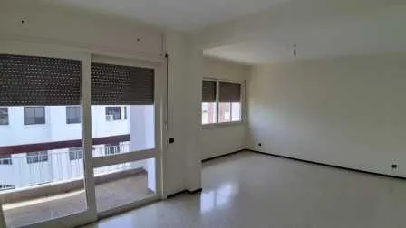 Appartement vide rabat hassan balcon - الرباط