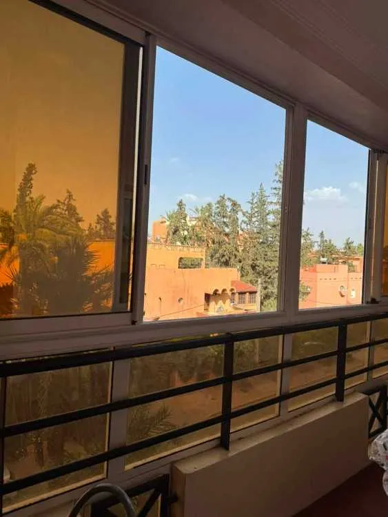 Appartement meublé terrasse 2 salles de bains, jar - مراكش