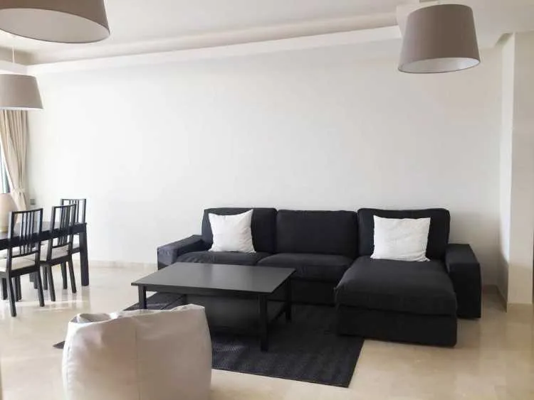 Bel appartement meublé avec terrasse à souissi - الرباط