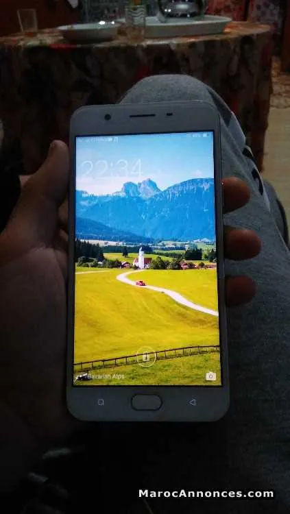 Oppo f1s - الدار البيضاء