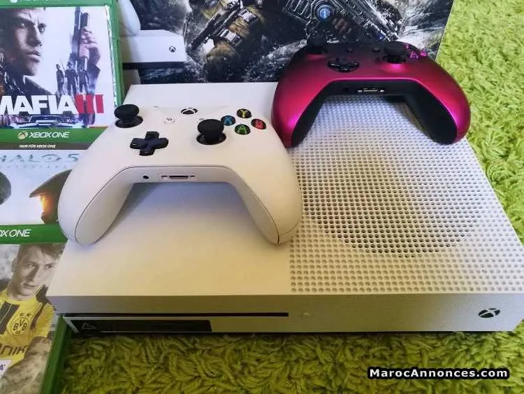 Xbox one s 1000go 2 manettes 4 jeux - الدار البيضاء (2)
