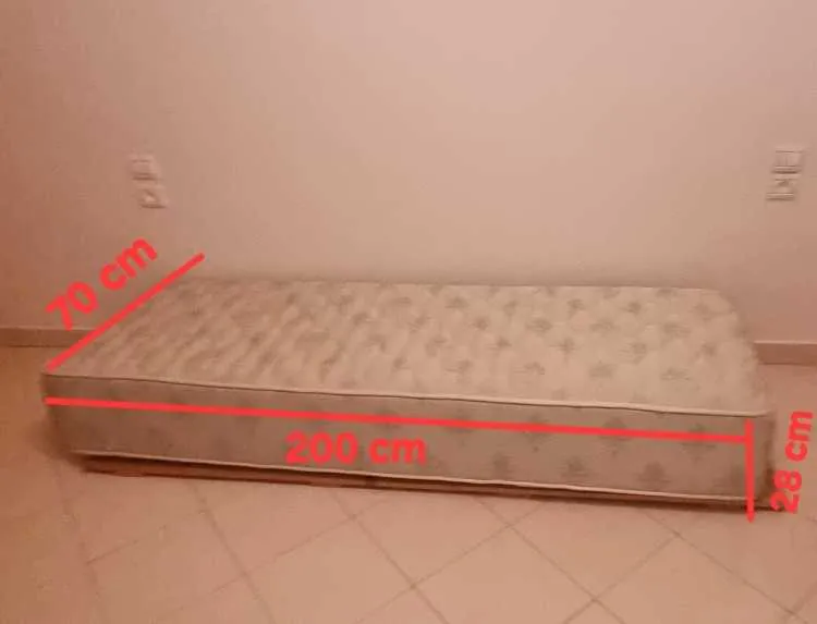 Lit et table - تمارة