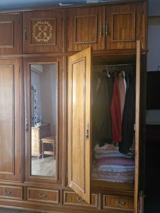 Grande armoire en bois iroko _ très spacieuse - طنجة (3)