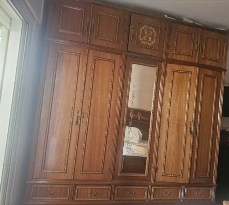 Grande armoire en bois iroko _ très spacieuse - طنجة