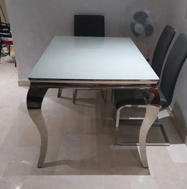Table a manger 6 pers - الدار البيضاء
