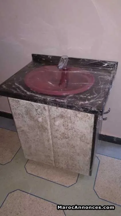 Vasque avec placard - الدار البيضاء