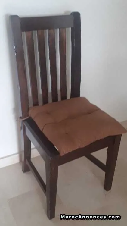 Table a manger avec 8 chaises (en bois latte) - الدار البيضاء (2)