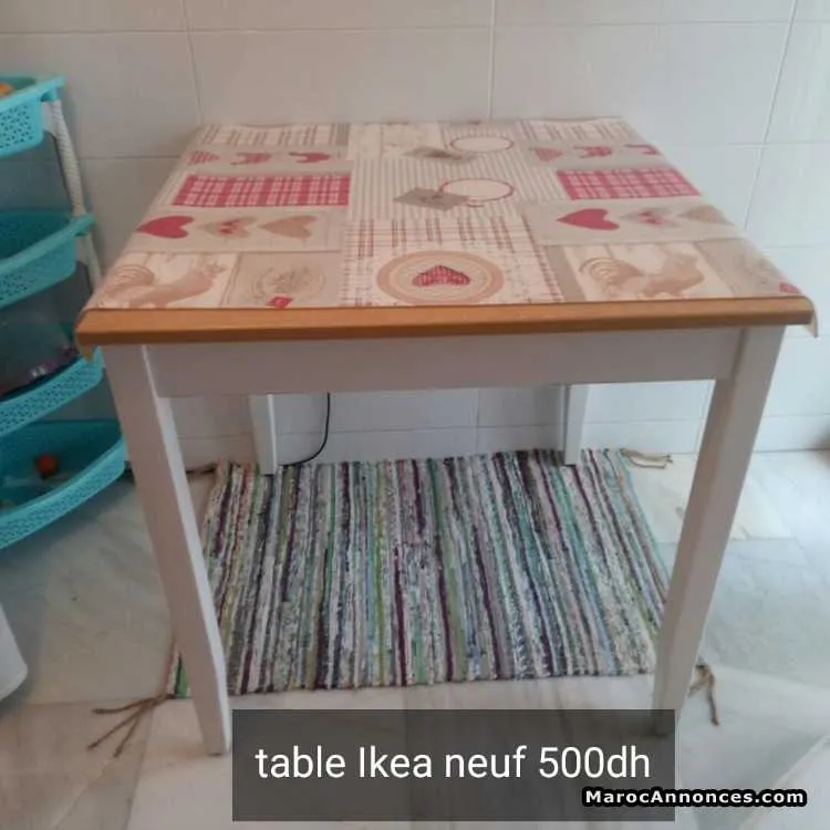 Table carree  ikea bois blanc - الدار البيضاء