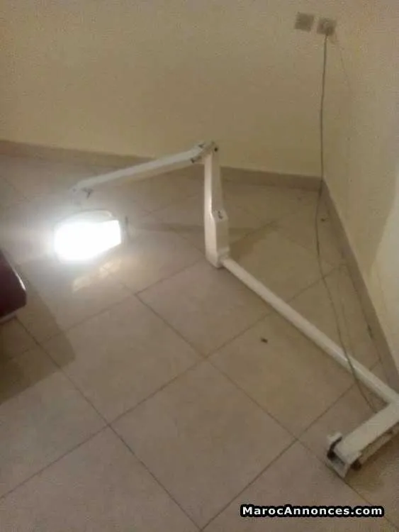 Fauteuil dentare avec lampe - الدار البيضاء (2)