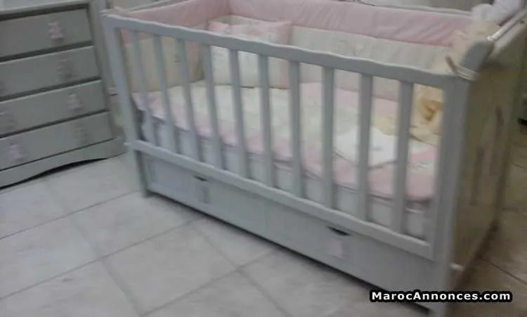 Lit en bois pour bebe de 3 mois a 4 ans - الدار البيضاء