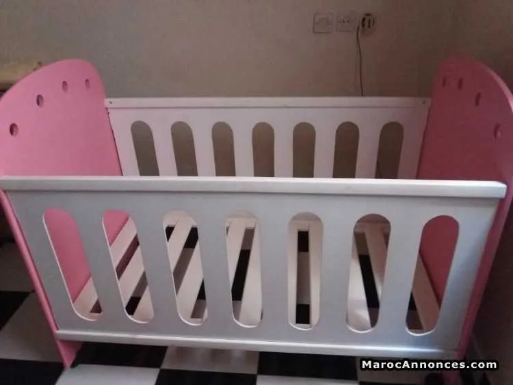 Lit bébé neuf pas chèr en bonne état - الدار البيضاء