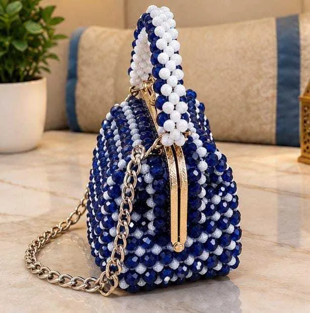 Sac à main perlé artisanal – bleu marine & blanc - حد السوالم (3)