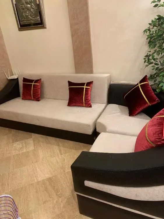 Salon d’angle turc en velours beige – très bon éta - الدار البيضاء