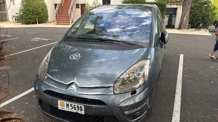 Vds C4 Picasso automatique 2l Exclusive - طنجة (3)