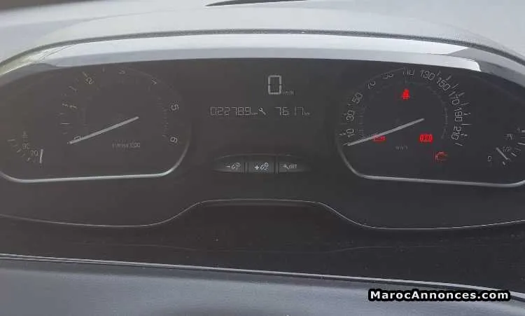 Peugeot 208 hdi pack édition - الرباط (3)