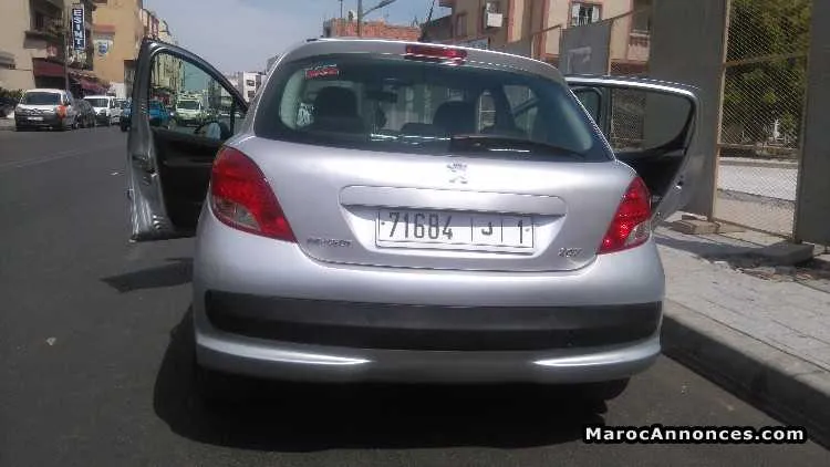 Peugeot 207 en bon etat - الرباط