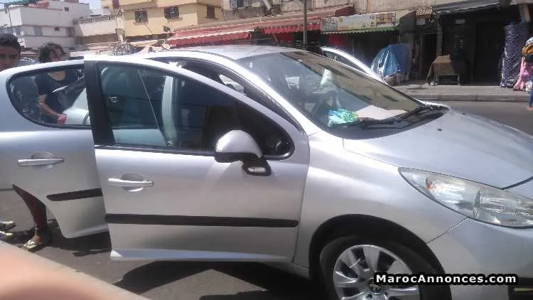 Peugeot 207 en bon etat - الرباط (3)