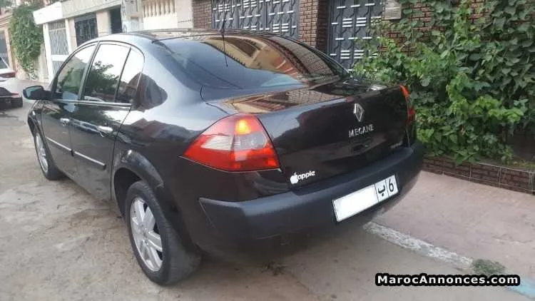 Renault megane 2 - الدار البيضاء (3)