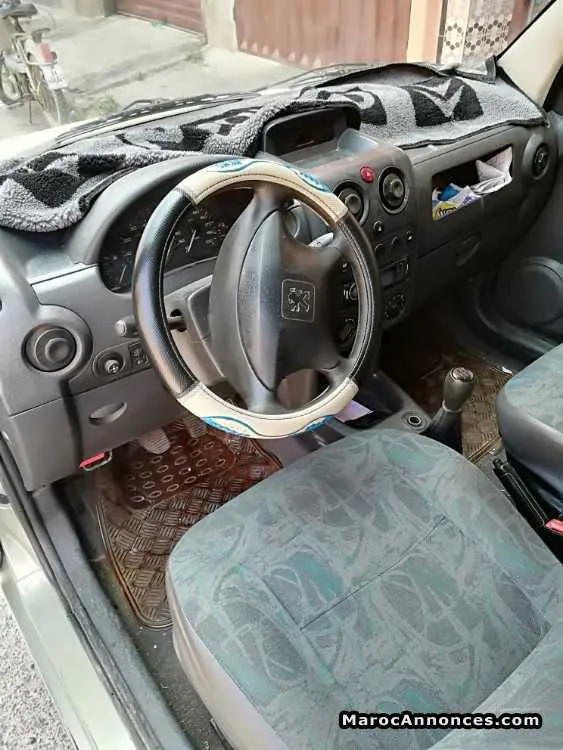 Voiture a vendre - أسفي (2)