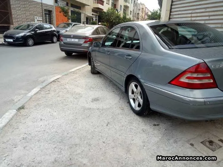 Mercedes c 220 - الرباط
