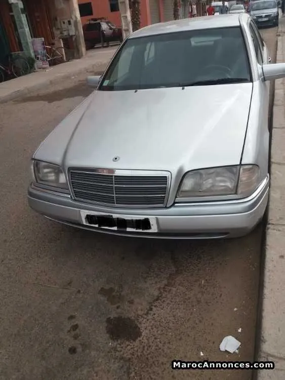 Mercedes-benz c220 - أكادير (2)