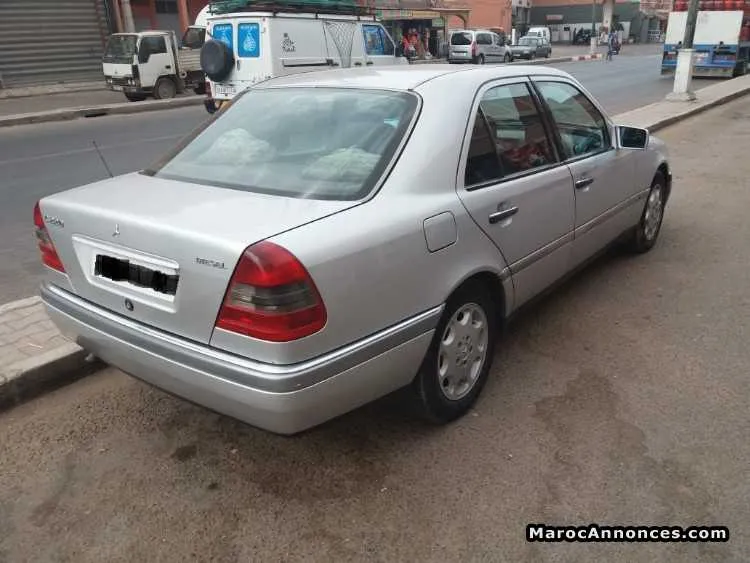 Mercedes-benz c220 - أكادير (3)