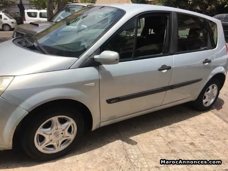 Renault scenic - الدار البيضاء