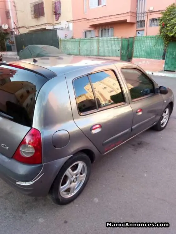 Renault clio 2 diesel - الدار البيضاء (2)