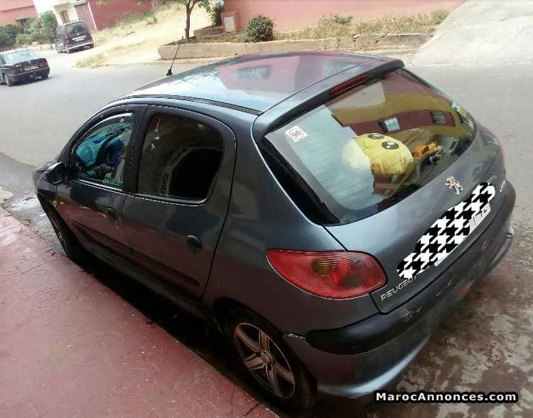 Jolie voiture a vendre - سيدي سليمان