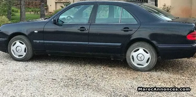 Mercedes classe e - الرباط (2)