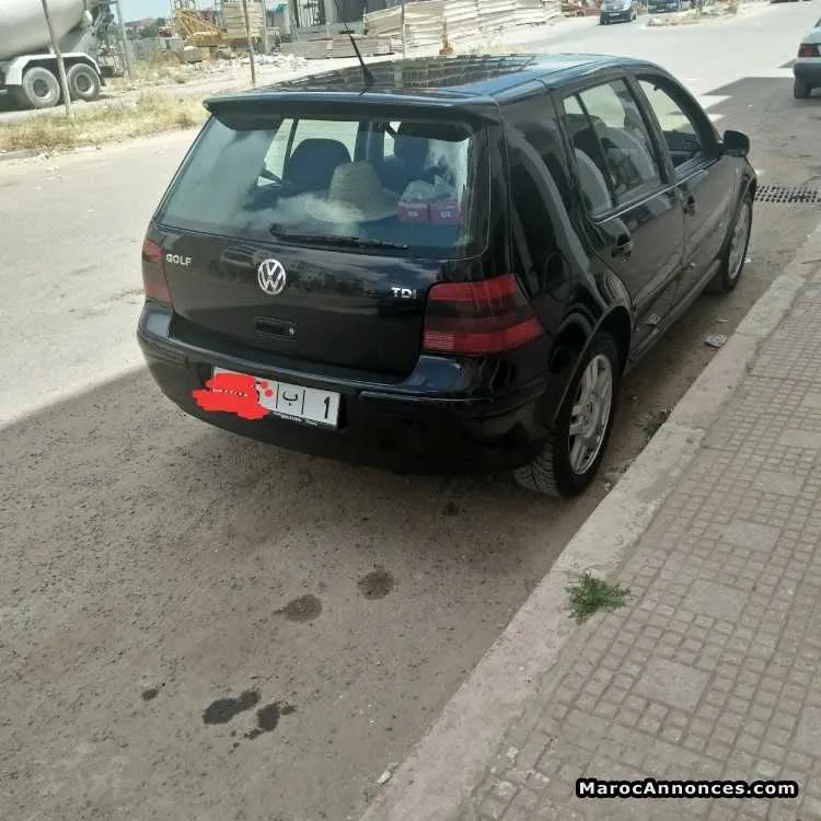 Golf 4 noir a vendre - الدار البيضاء
