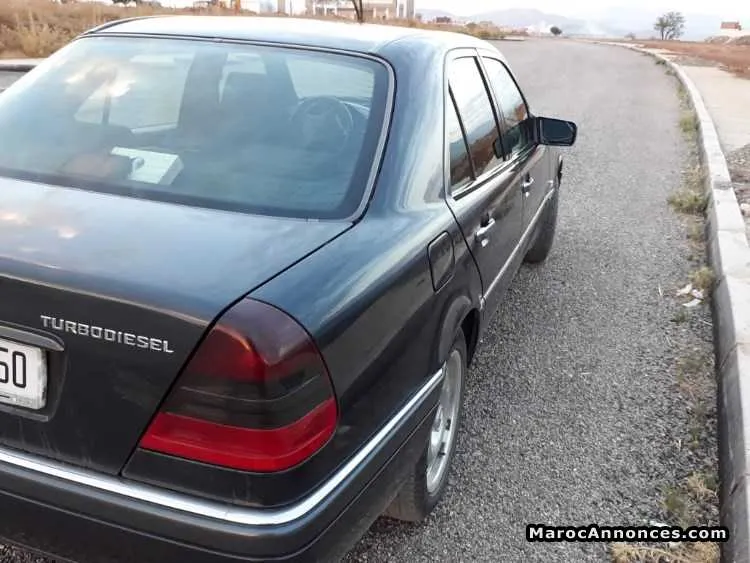 Mercedes c250 td elegance - الحسيمة (2)